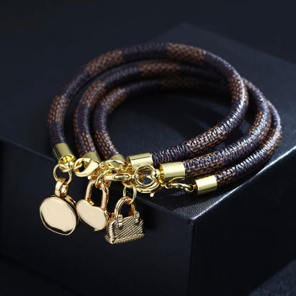Checkered bracelet